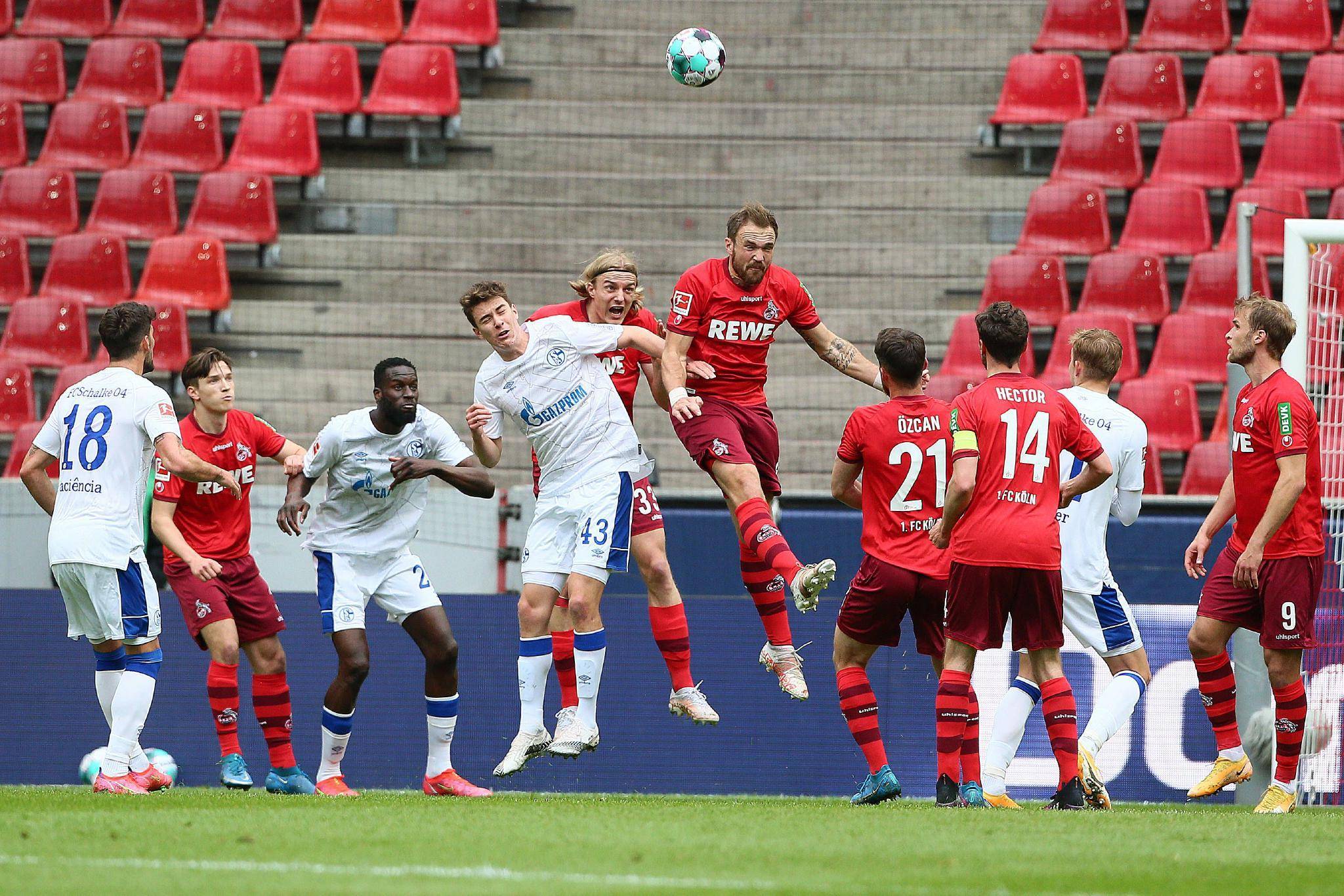 关于巴塞罗那客场轻取对手，晋级下一轮的信息