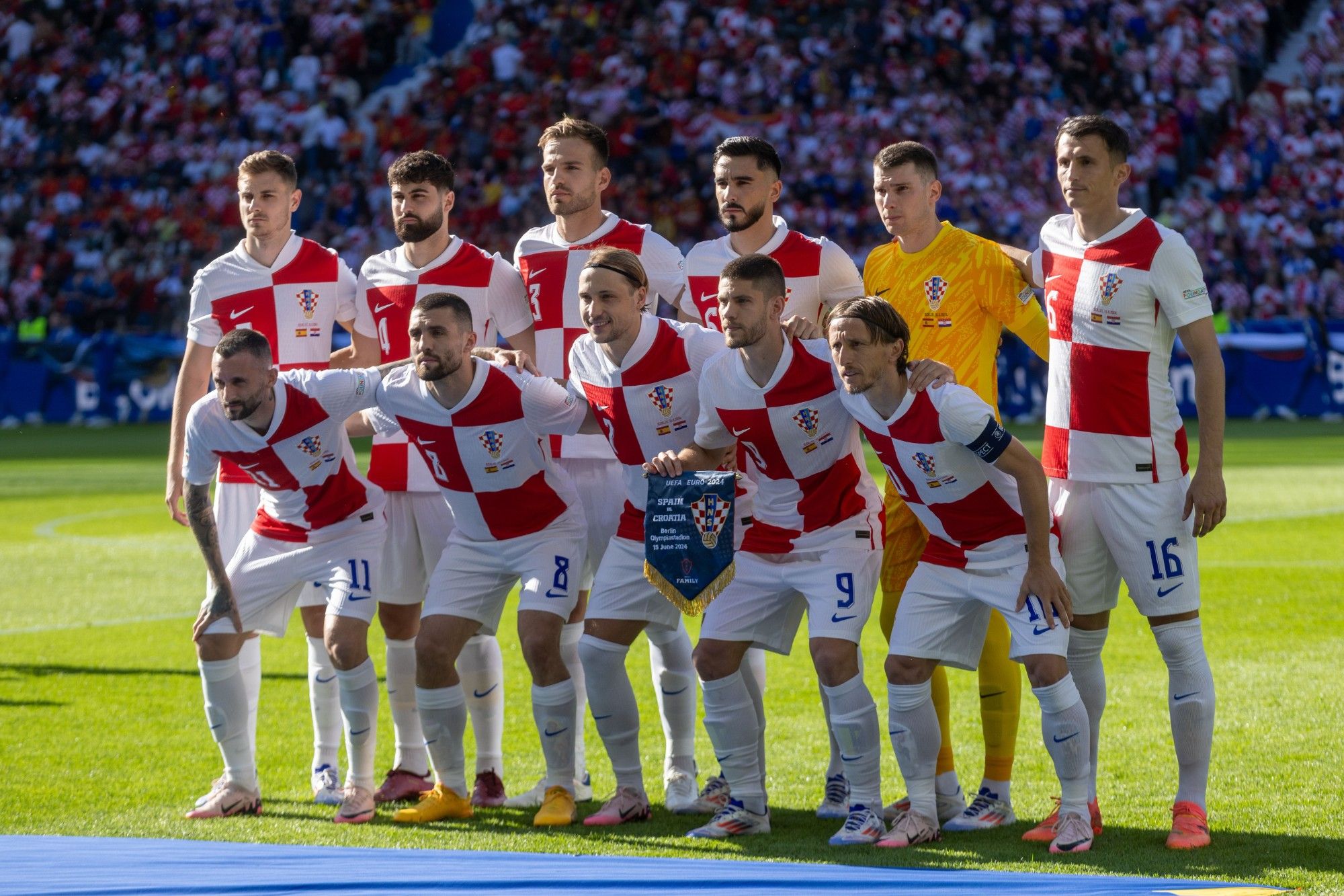 阿尔巴尼亚队备战有序，锁定欧锦赛席位