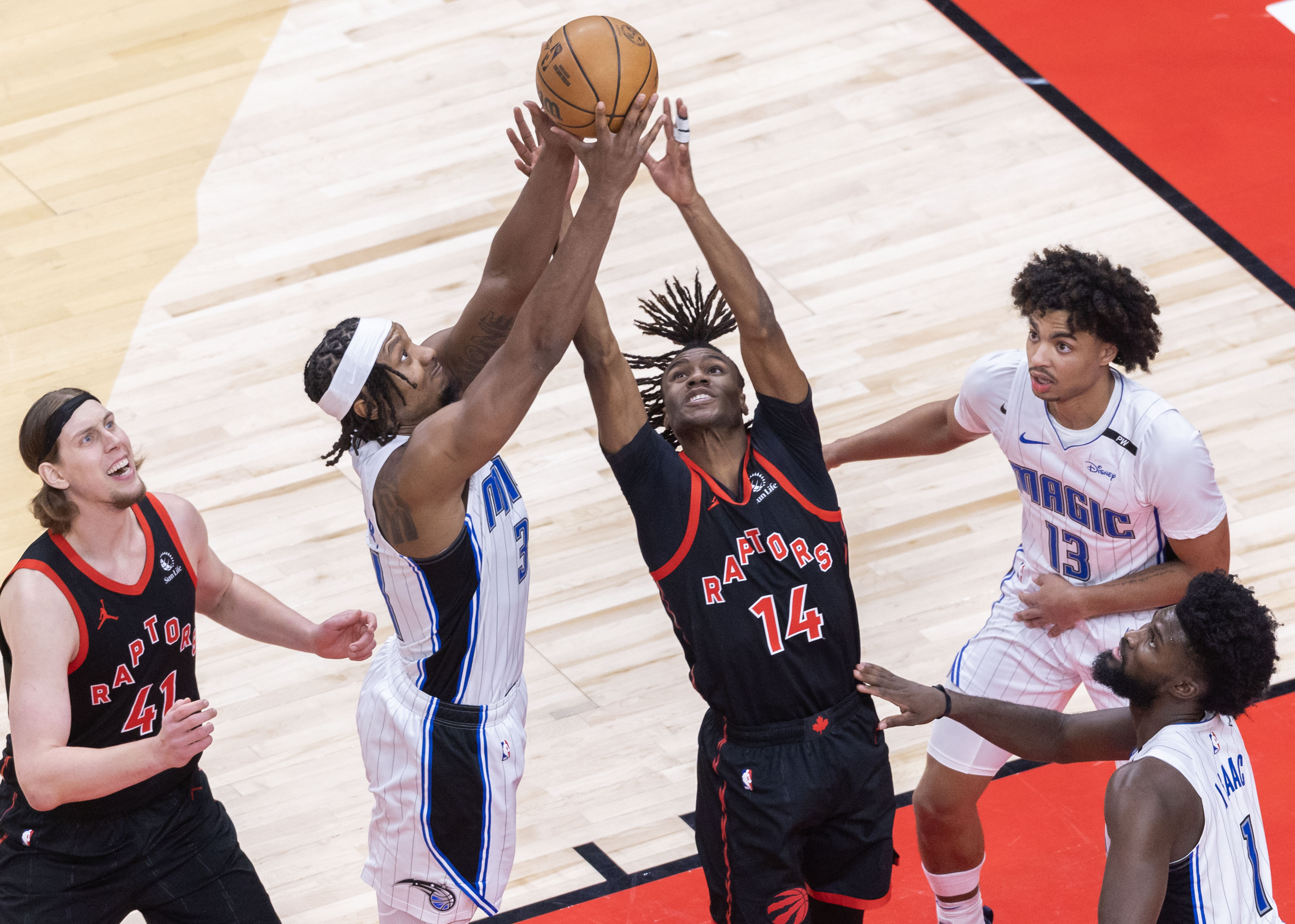 猛龙队夺冠后庆祝活动：多位球星出席的简单介绍