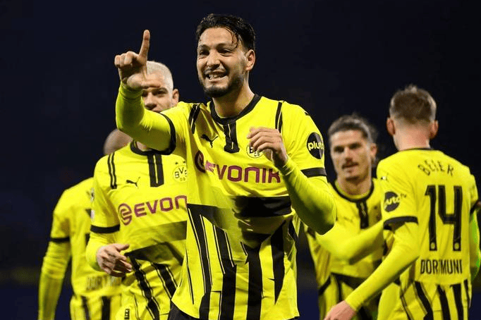 多特蒙德击败勒沃库森，保持领先优势