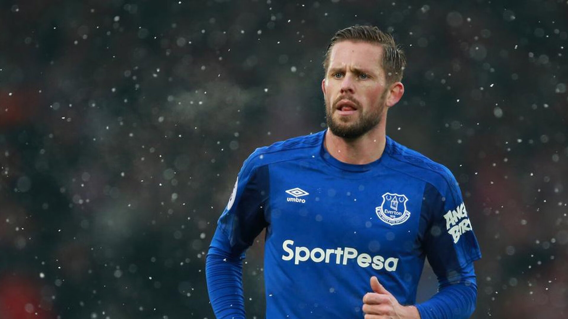 莱万多夫斯基与30激战尤文图斯分钟，比赛规则变更胜负难料！，穆雷焦点对战全场沸腾不已