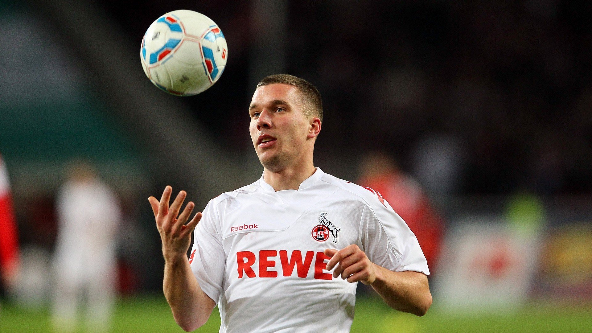 武大靖赛后谦逊发言登热搜，丹佛掘金横扫森林狼引发热议