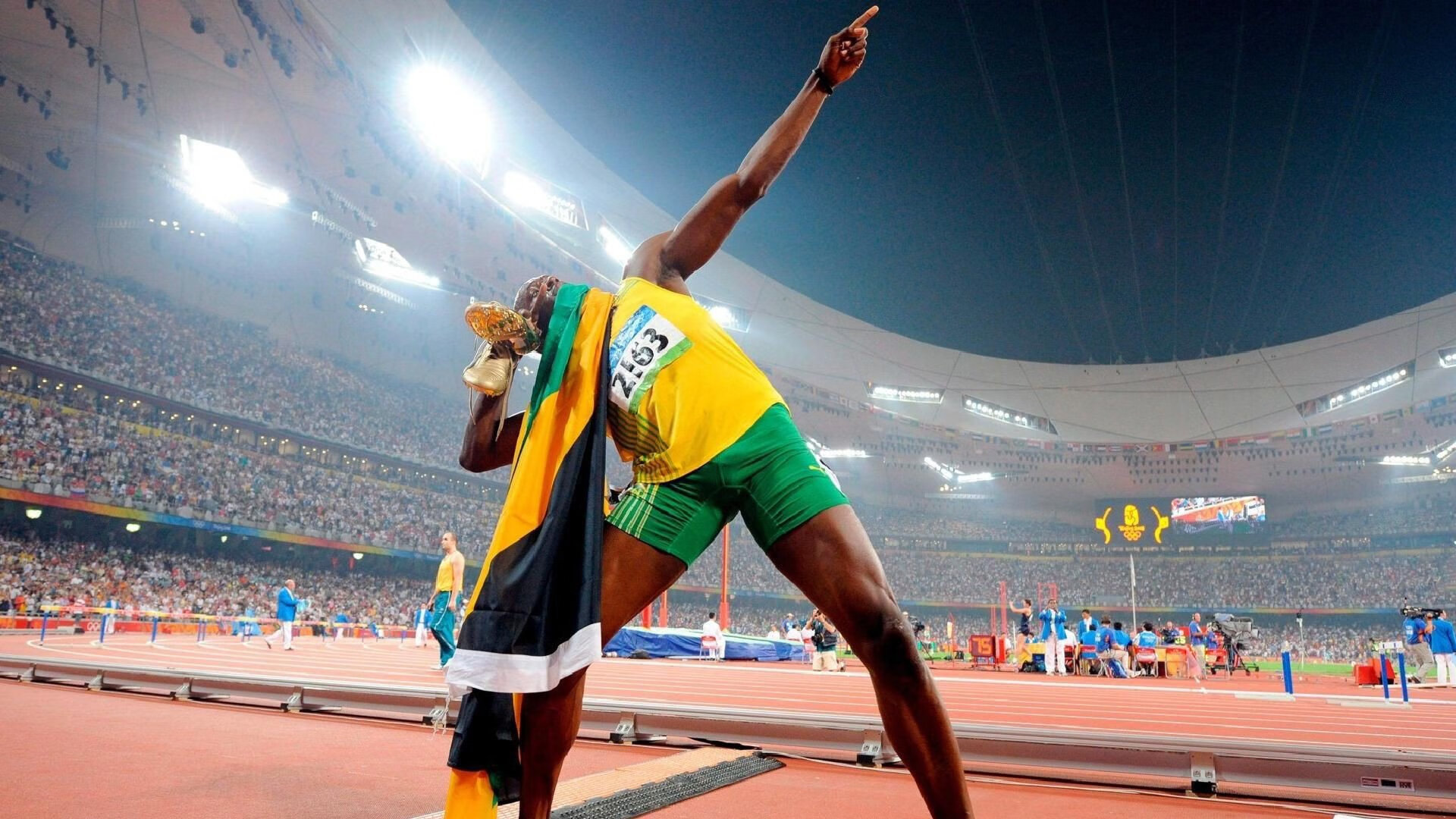 浓眉哥迎来七赛季高光表现，巴黎圣日耳曼球迷沸腾！